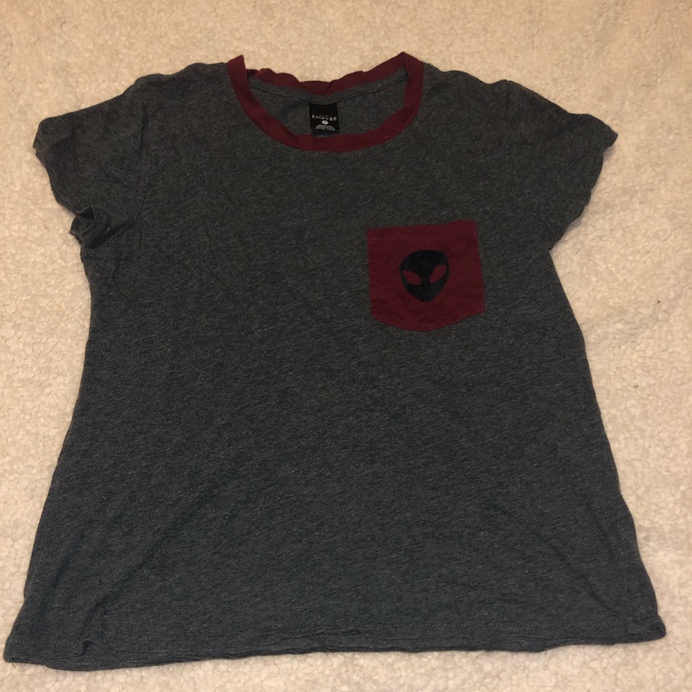 Alien pocket tee
